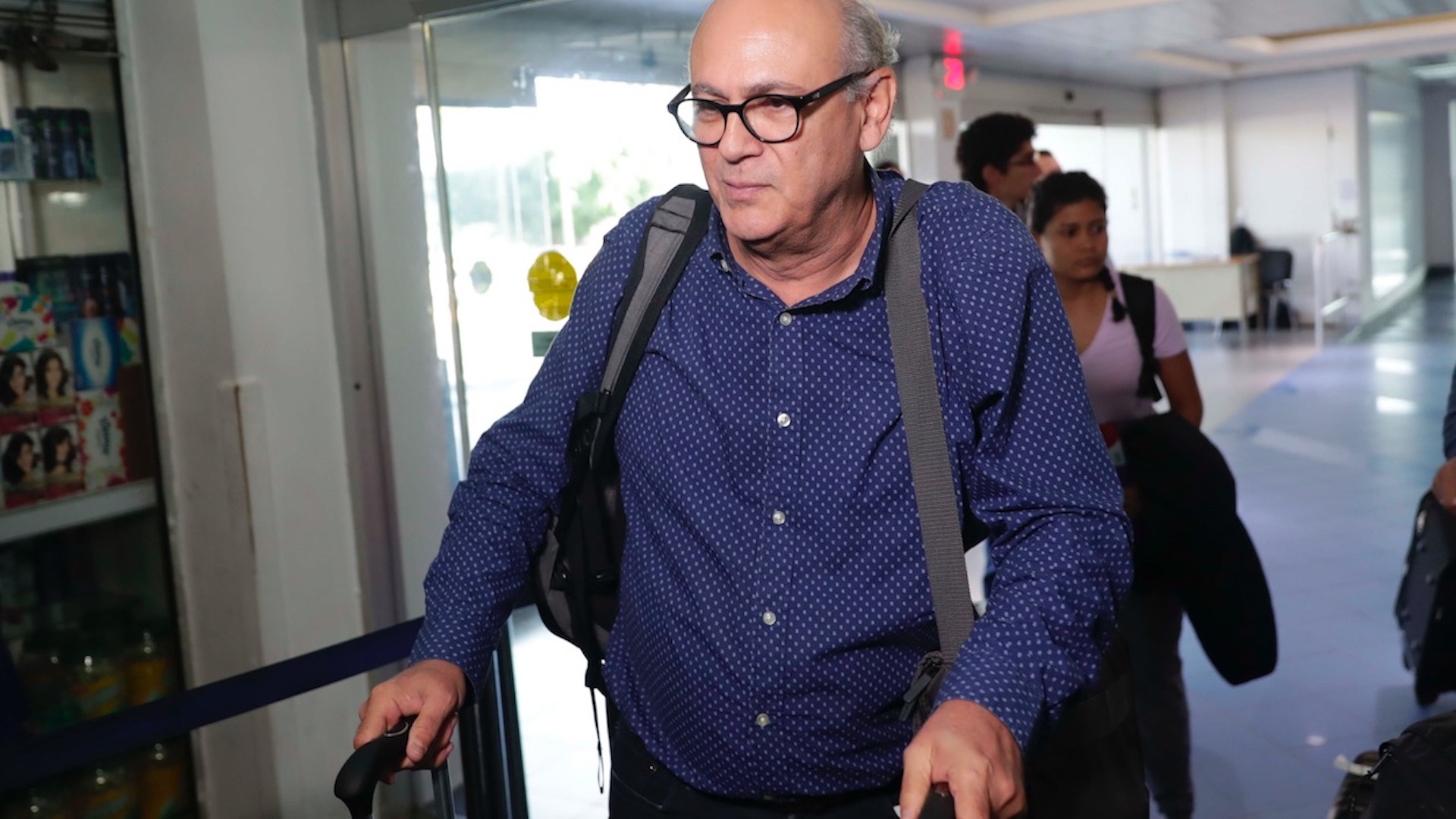 Periodistas y excomandante abandonan Nicaragua ante ola de detenciones