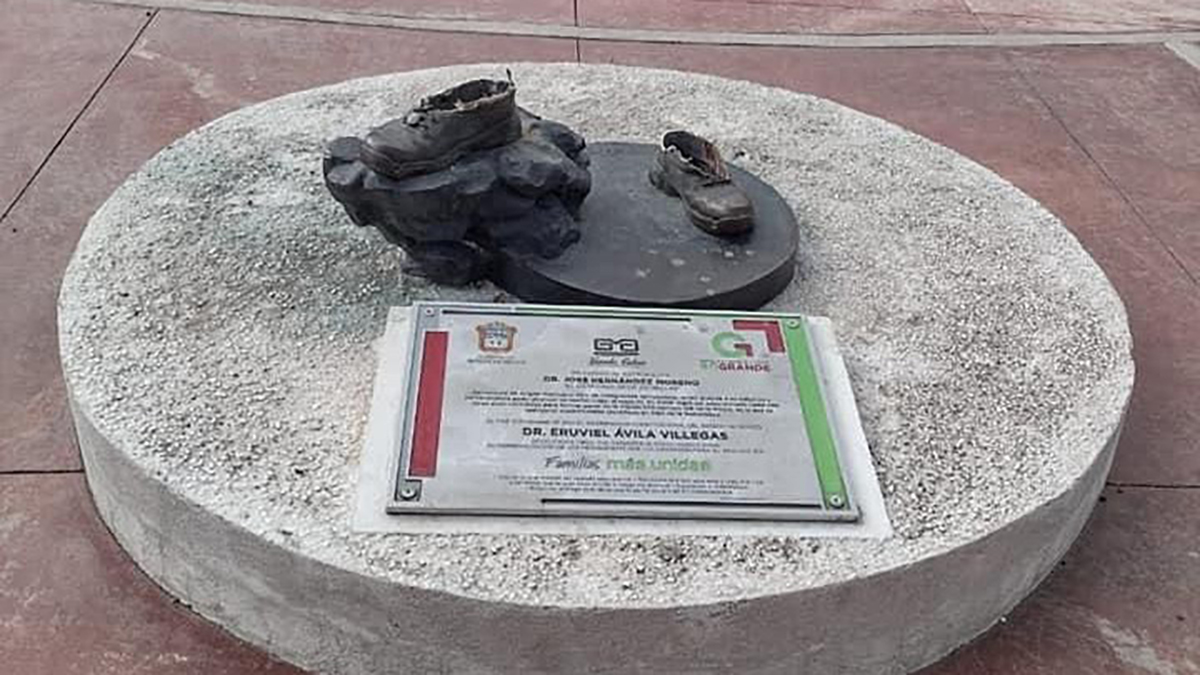 Detienen a tres por robo de la estatua del astronauta José Hernández - robo-de-estatua-del-astronauta-mexicano-jose-hernandez