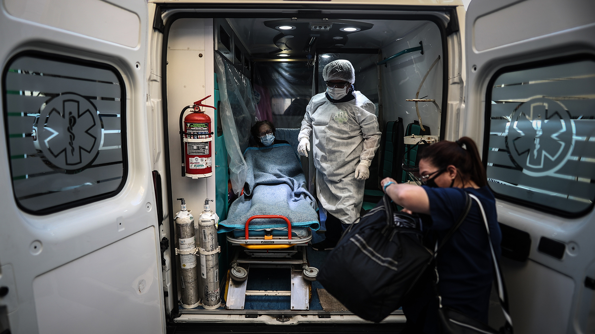 Contagios globales de COVID-19 bajan 12 % en última semana: OMS