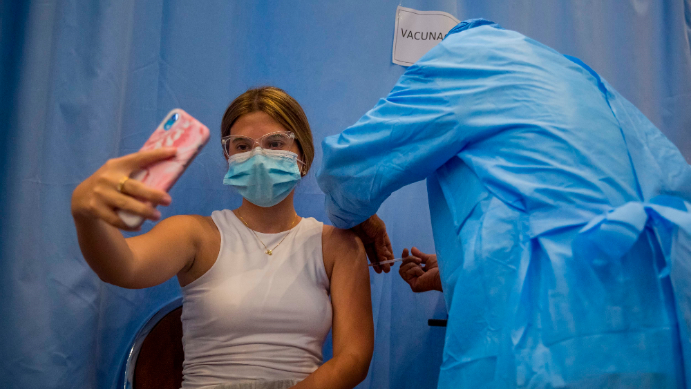 COVID-19: Anticuerpos perduran 12 meses después y aumentan con vacuna COVID-19: Anticuerpos perduran 12 meses después y aumentan con vacuna