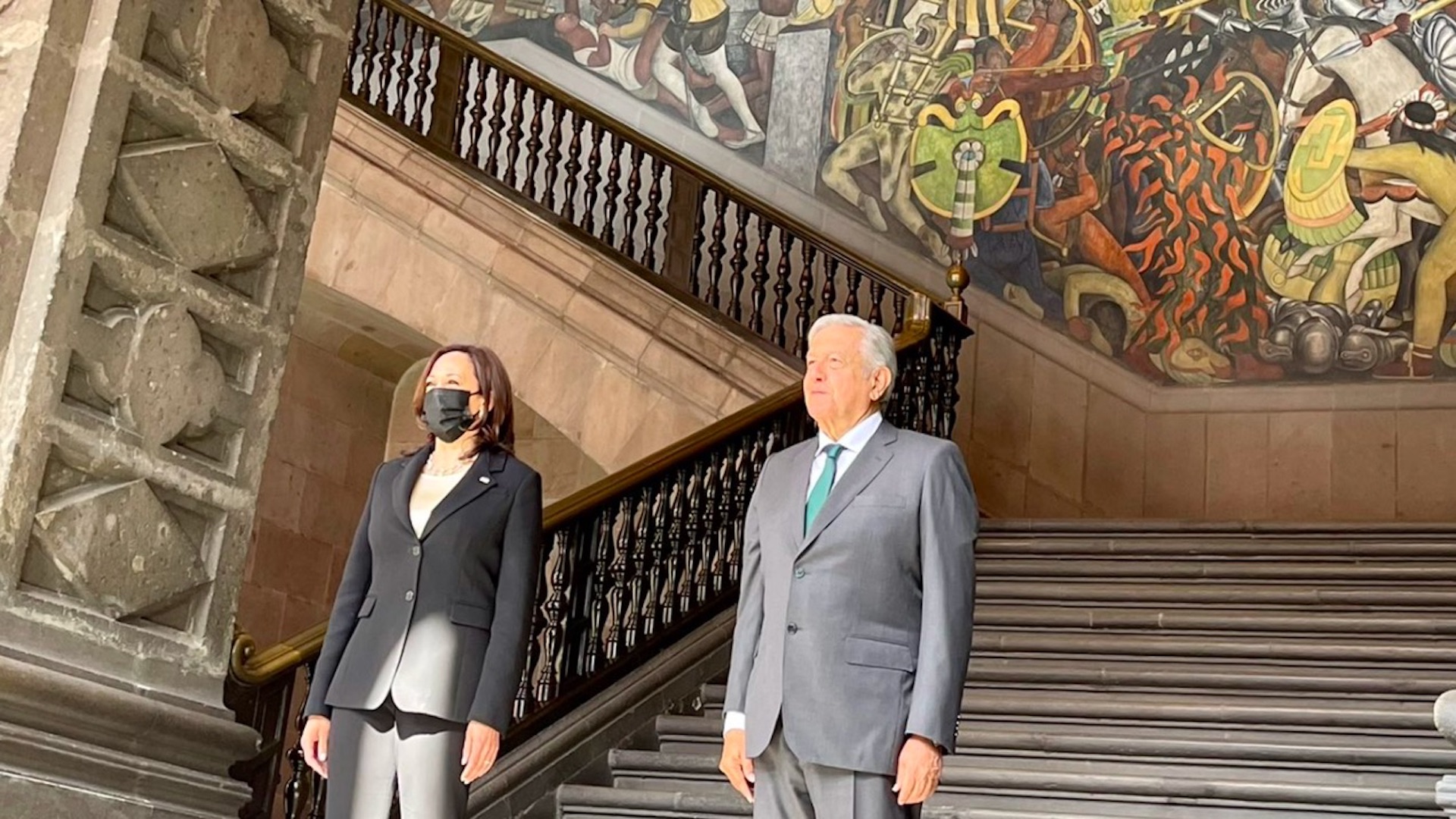 México y Estados Unidos inician “nueva era” con visita de Harris