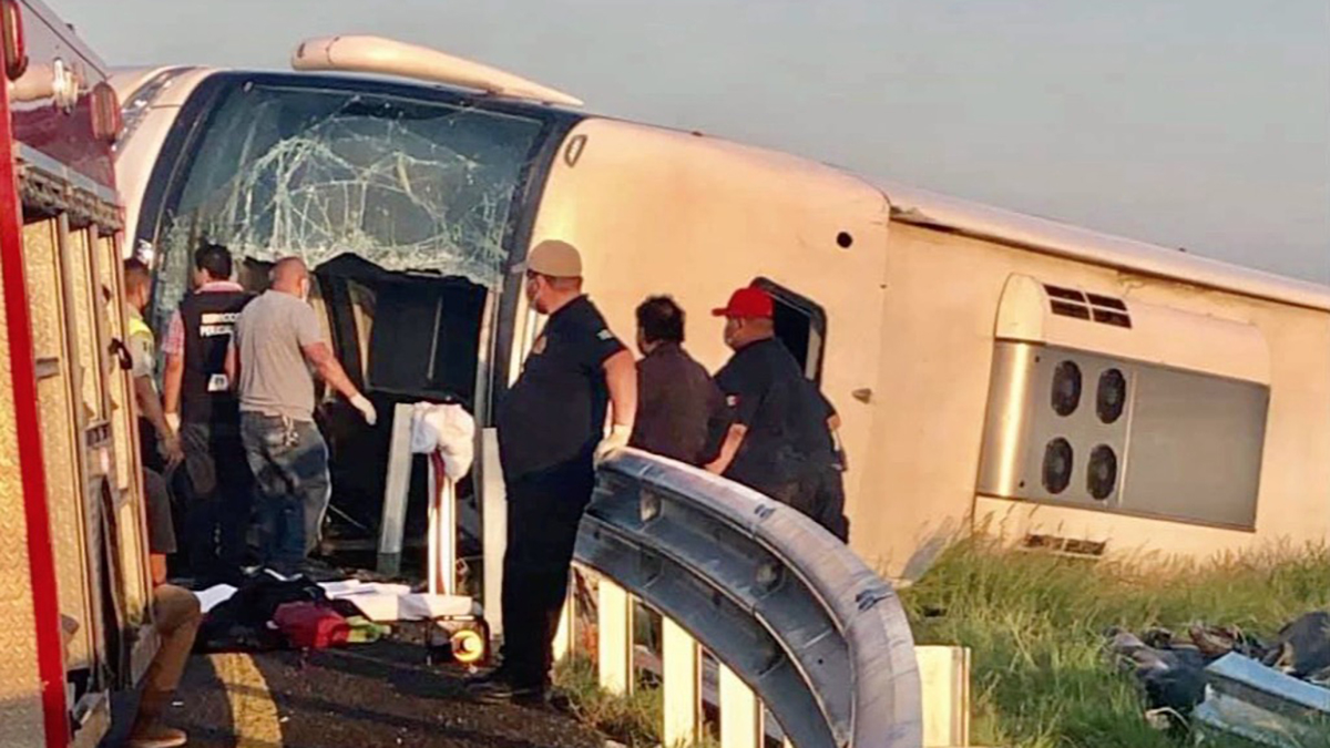Volcadura en la carretera Monterrey-Reynosa deja 12 muertos
