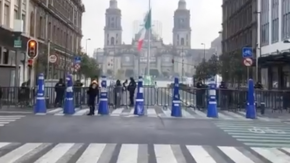 Cierran Zócalo de CDMX a horas de elecciones y visita de Kamala Harris