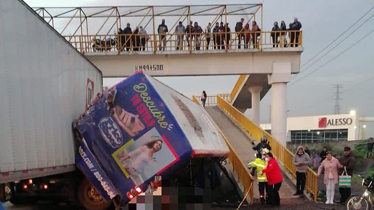 Choque de tráiler contra camión de pasajeros en la México-Querétaro deja 4 muertos - accidente-sobre-la-mexico-queretaro