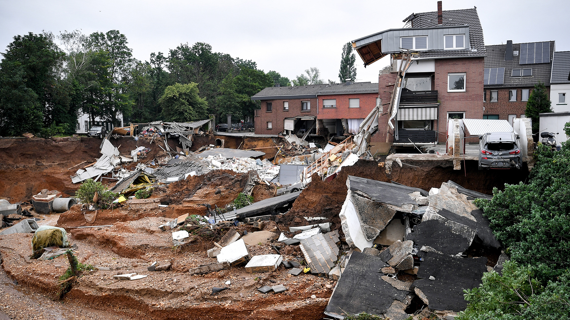 Fuertes lluvias e inundaciones dejan decenas de muertos en Europa y graves daños Fuertes lluvias e inundaciones dejan decenas de muertos en Europa y graves daños