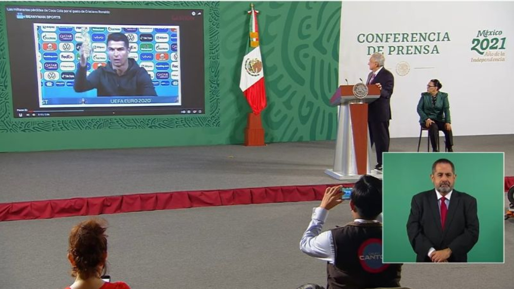 AMLO alaba a Cristiano Ronaldo tras retirar refrescos en la Euro 2020 AMLO alaba a Cristiano Ronaldo tras retirar refrescos en la Euro 2020