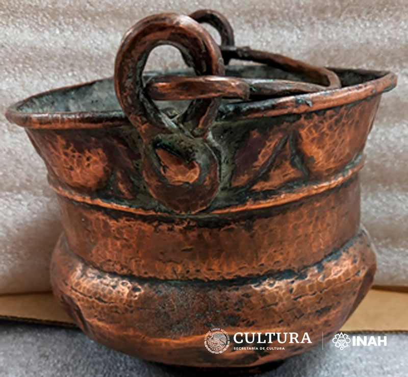 México recupera pila bautismal del siglo XVIII que estaba en EE.UU. - aspersor-de-pila-bautismal