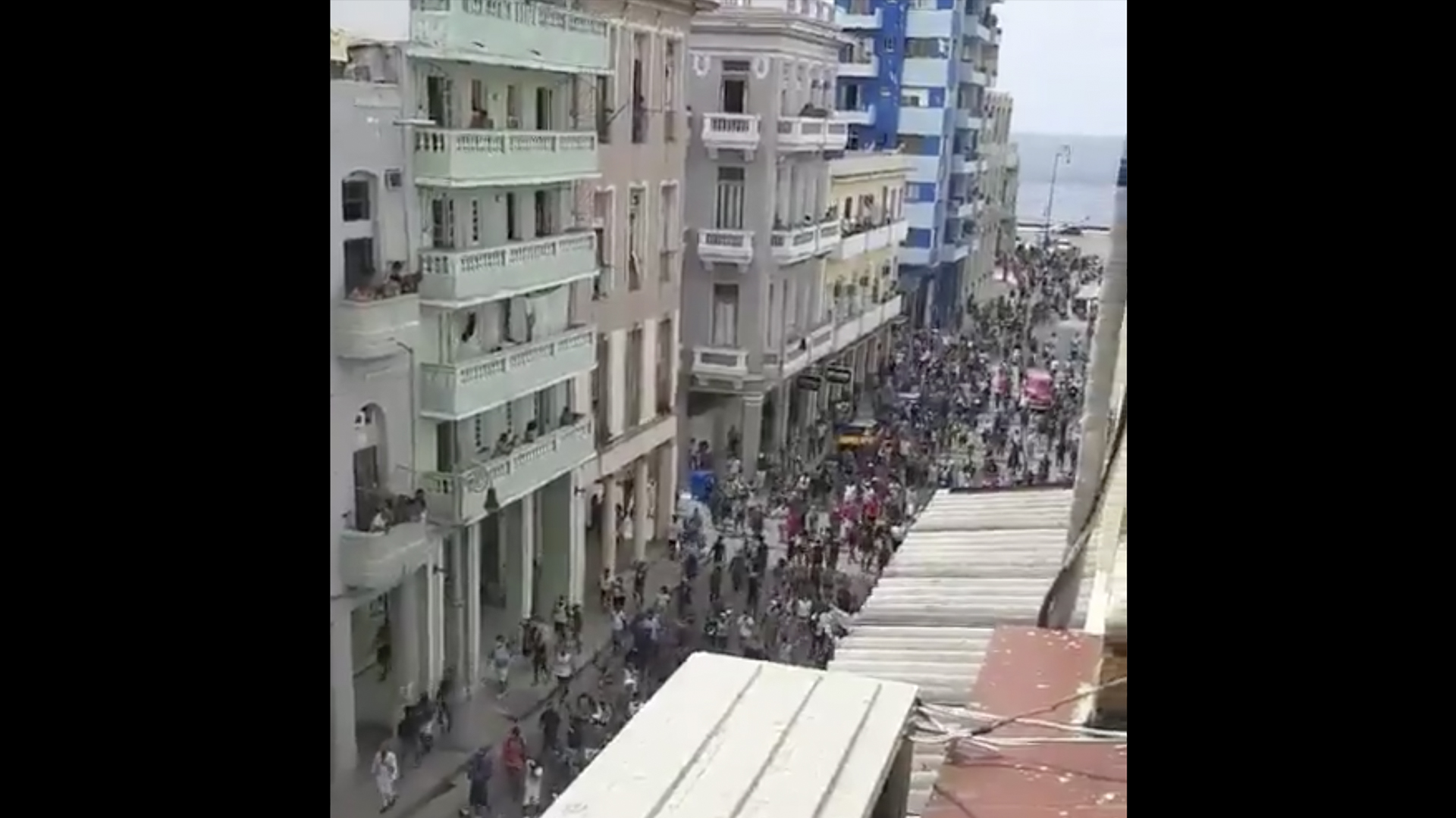 Cientos de manifestantes toman la calle en La Habana al grito de “libertad”