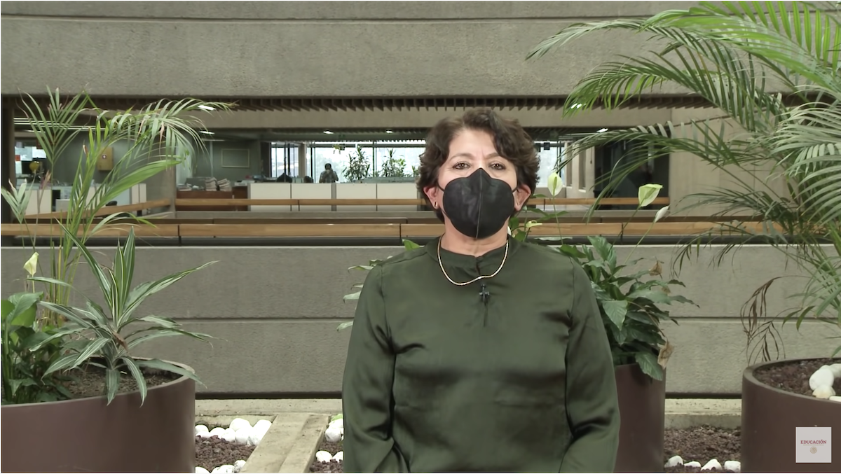 Análisis grafológico de la firma de Delfina Gómez, por Maryfer Centeno Análisis grafológico de la firma de Delfina Gómez, por Maryfer Centeno