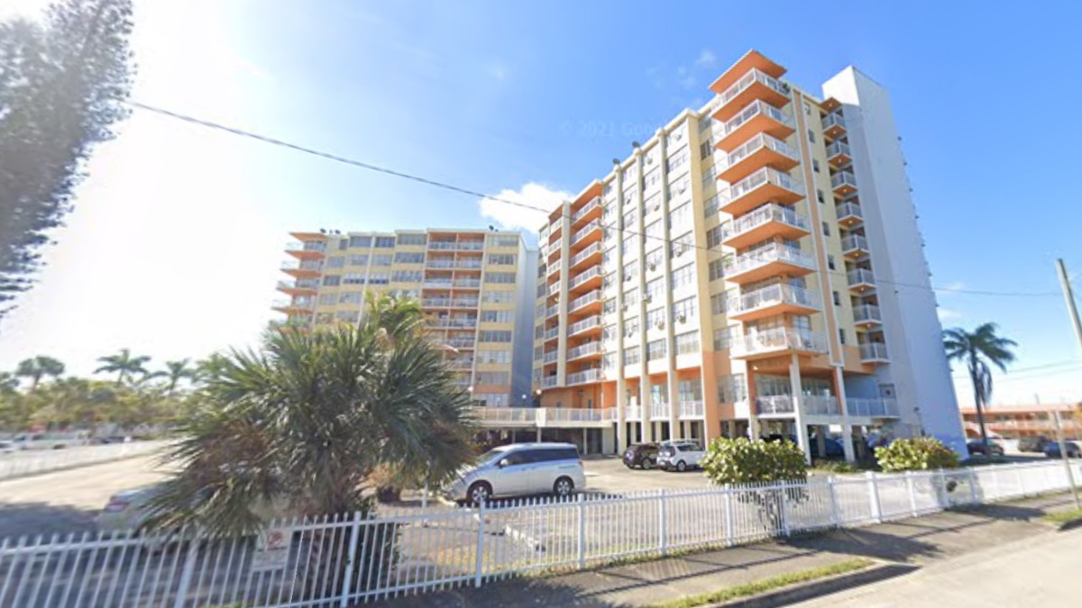 Desalojan edificio de departamentos en Miami tras inspección