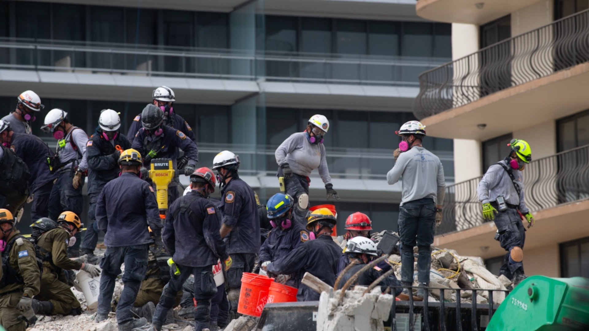 Aumenta a 24 el número de muertos por derrumbe en edificio de Miami Aumenta a 24 el número de muertos por derrumbe en edificio de Miami