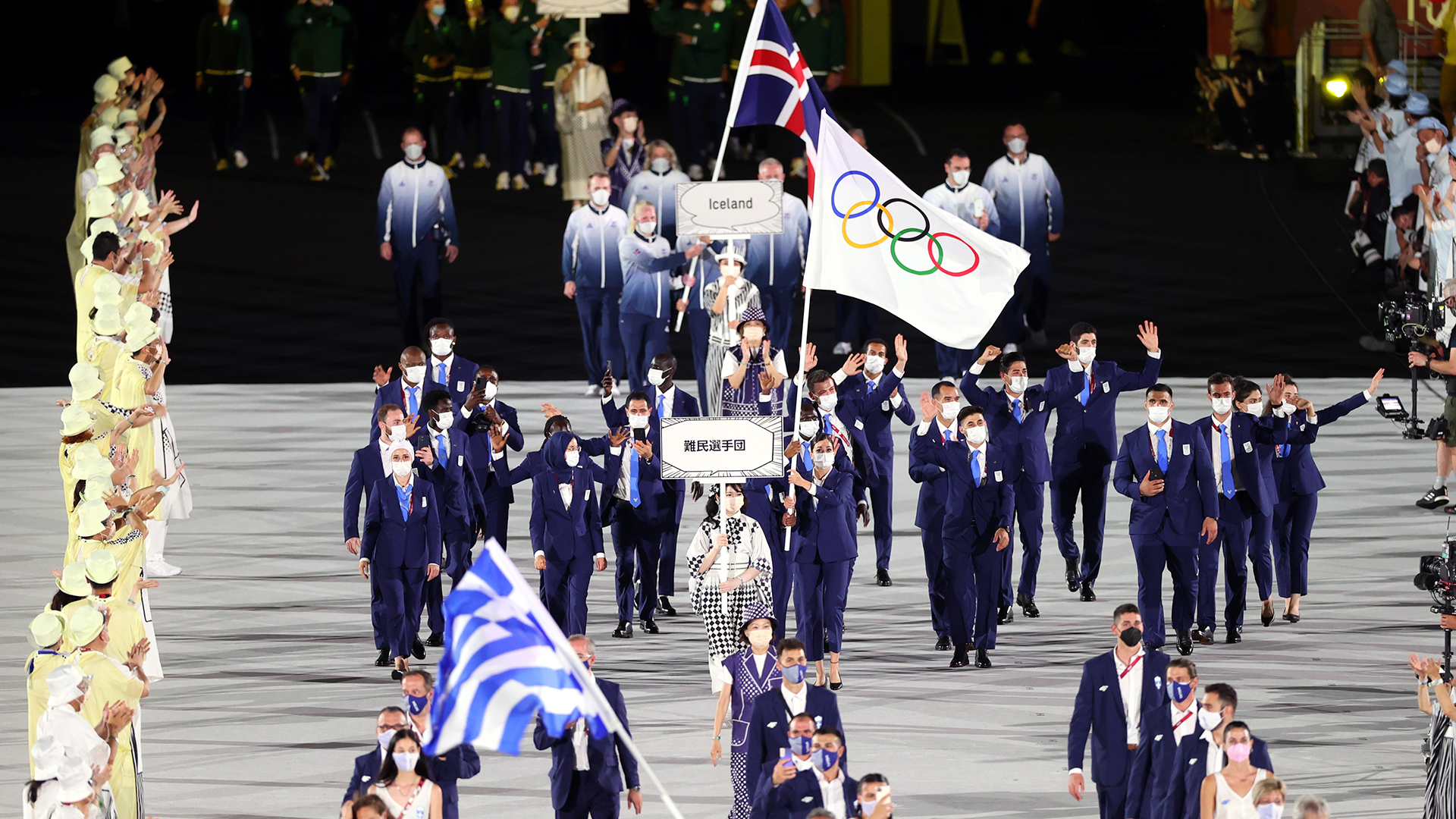 Atletas desfilan en Tokio al ritmo de canciones de videojuegos