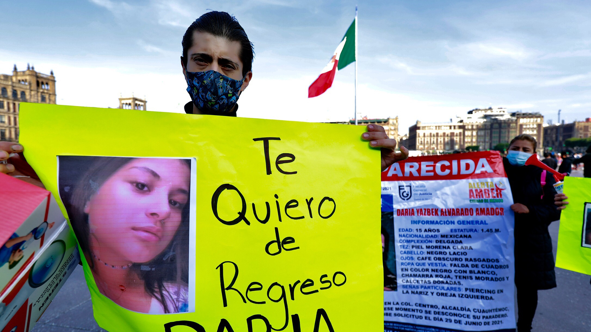 Familiares exigen con protesta búsqueda de Daría Yazbek, desaparecida en CDMX