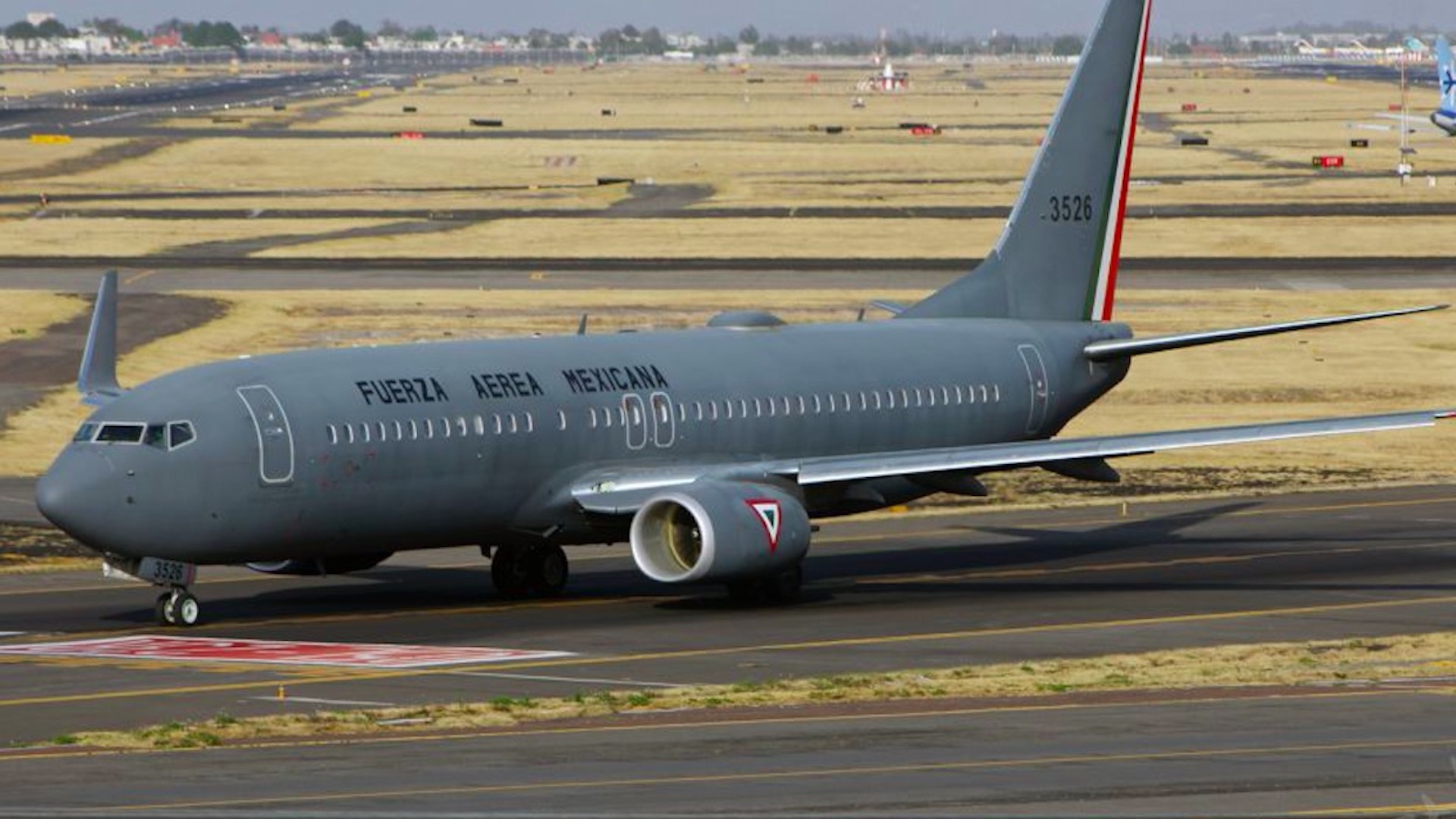 López Obrador reivindica a la Fuerza Aérea tras críticas por militarización