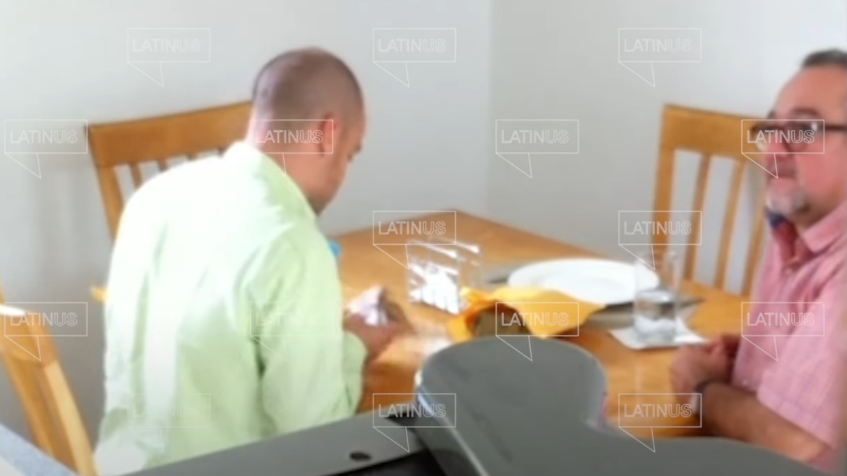 Captan a otro hermano de López Obrador recibiendo 150 mil pesos en efectivo