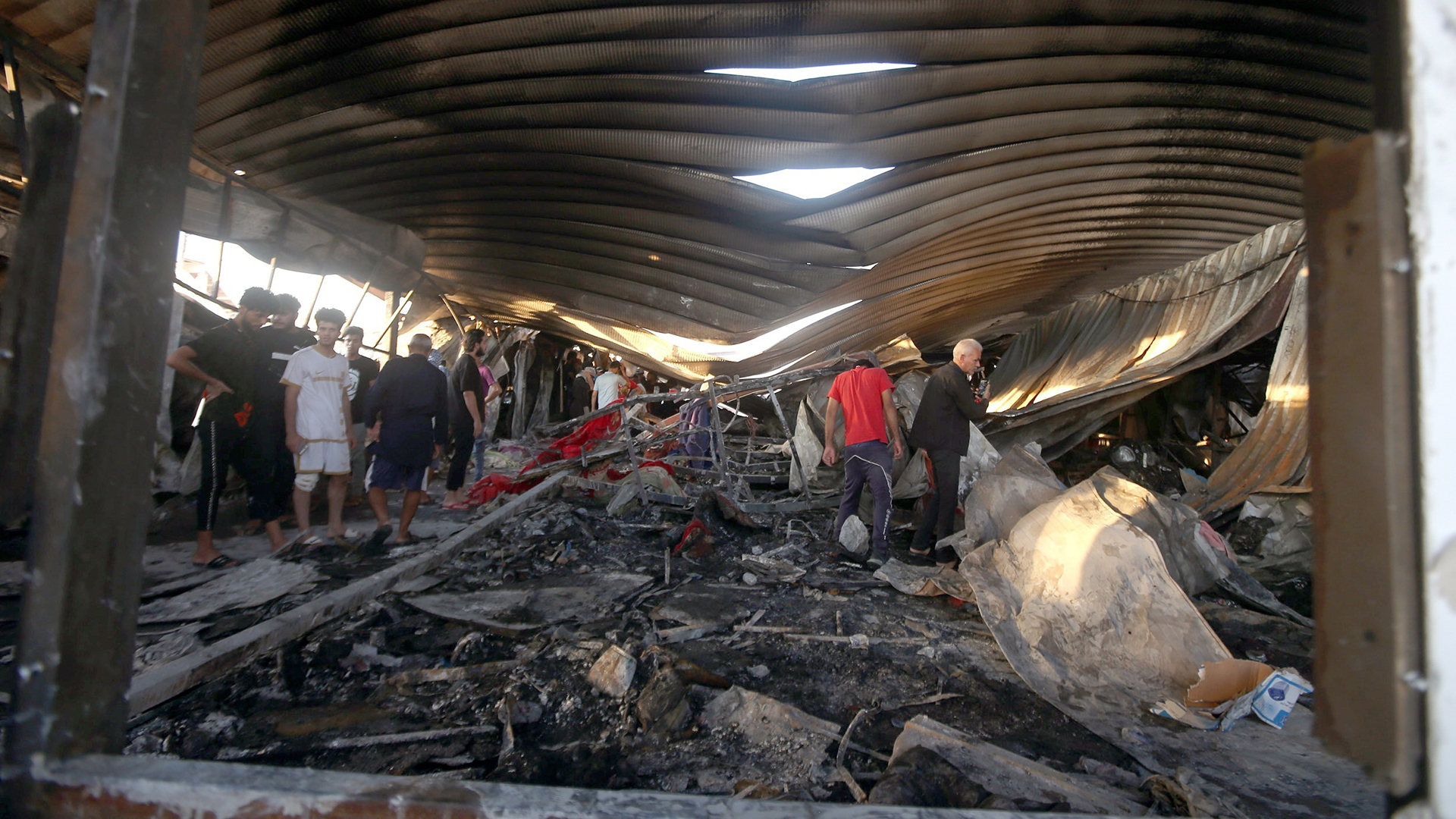 Sube a 92 cifra de muertes por incendio en hospital COVID-19 de Irak Sube a 92 cifra de muertes por incendio en hospital COVID-19 de Irak