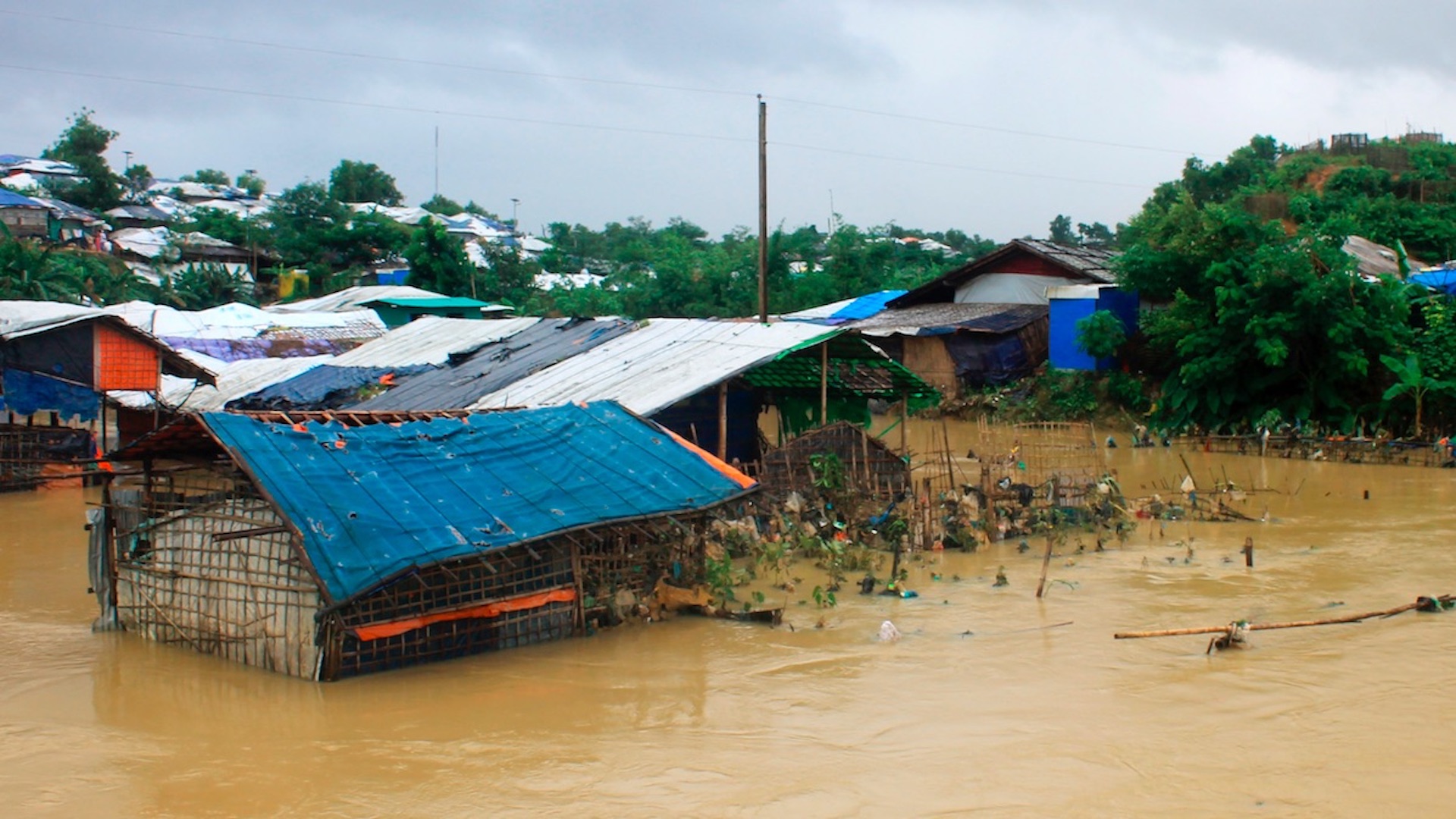 Inundaciones en Bangladesh dejan al menos 21 muertos