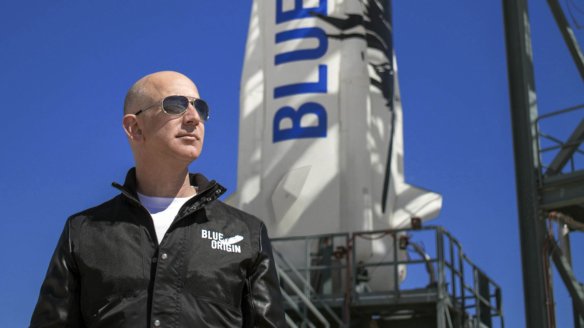 #Video Jeff Bezos llega al espacio en cohete de su compañía Blue Origin