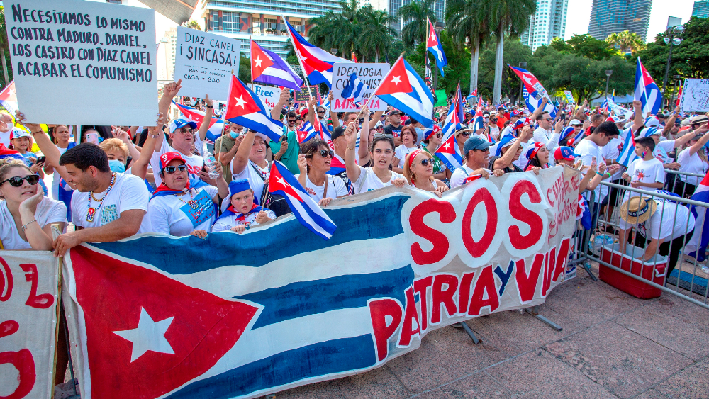 Libertad para Cuba, Nicaragua y Venezuela gritan miles de personas en EE.UU.