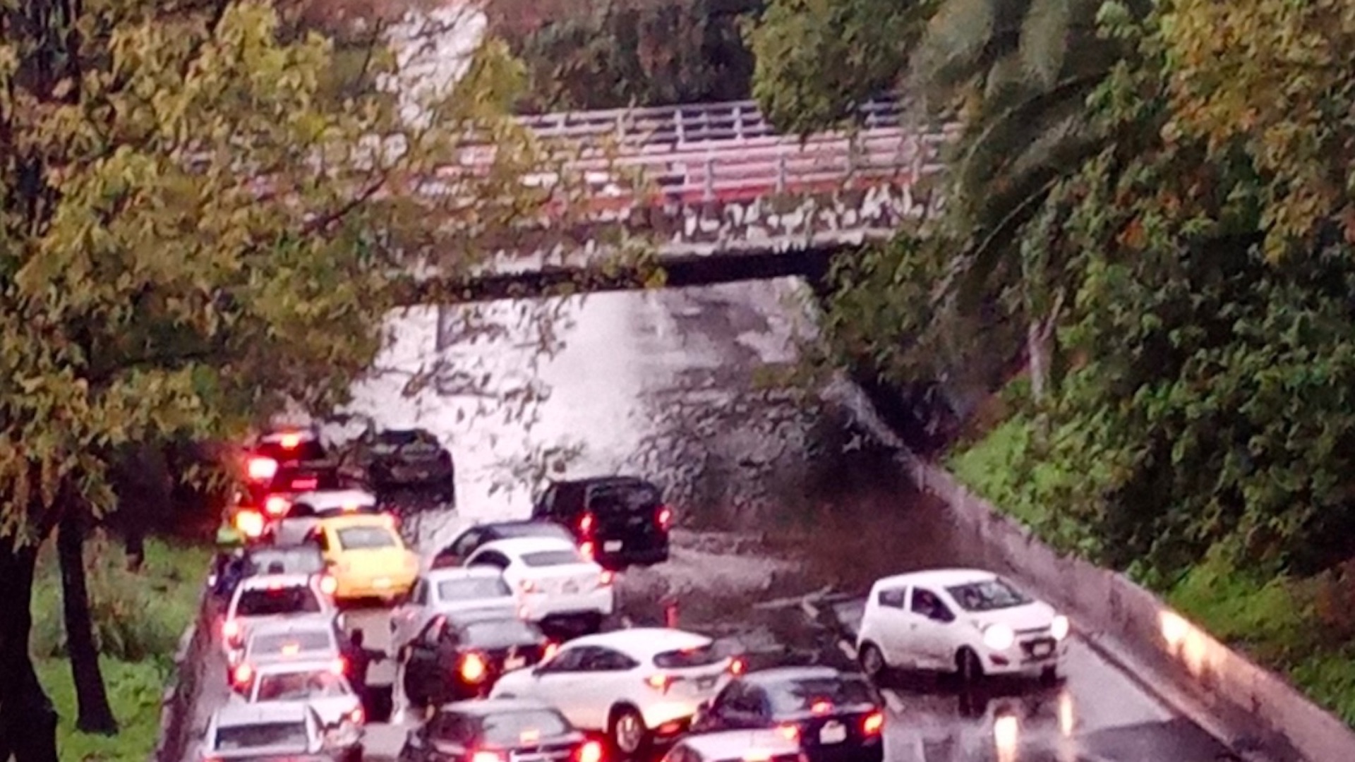 Reanudan servicio de las Líneas 5 y 6 del Metro tras lluvias