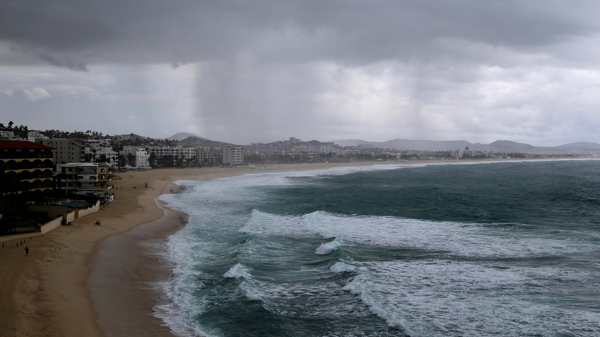 Huracán Felicia mantiene la categoría 4 lejos de las costas de México