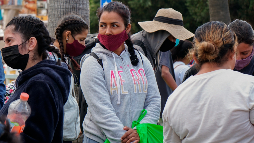 Madre mexicana huye con hijos a EE.UU. tras violento secuestro del narco