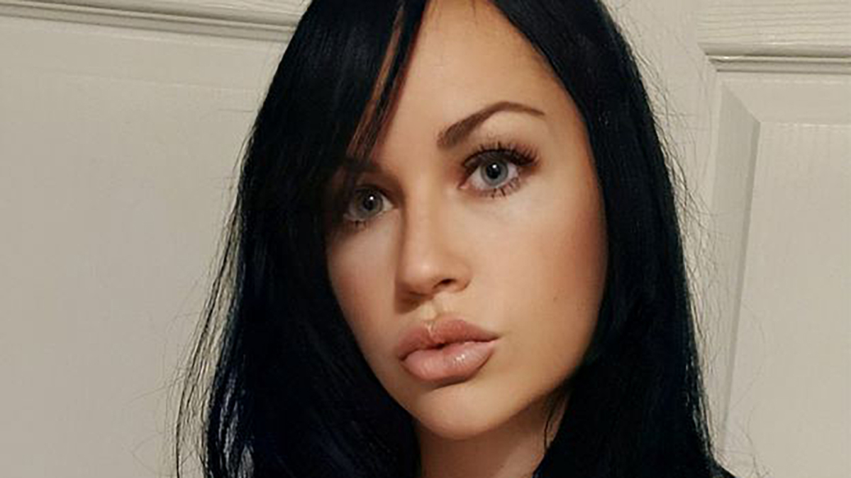 Maestra de secundaria renuncia a escuela tras revelarse su página de OnlyFans