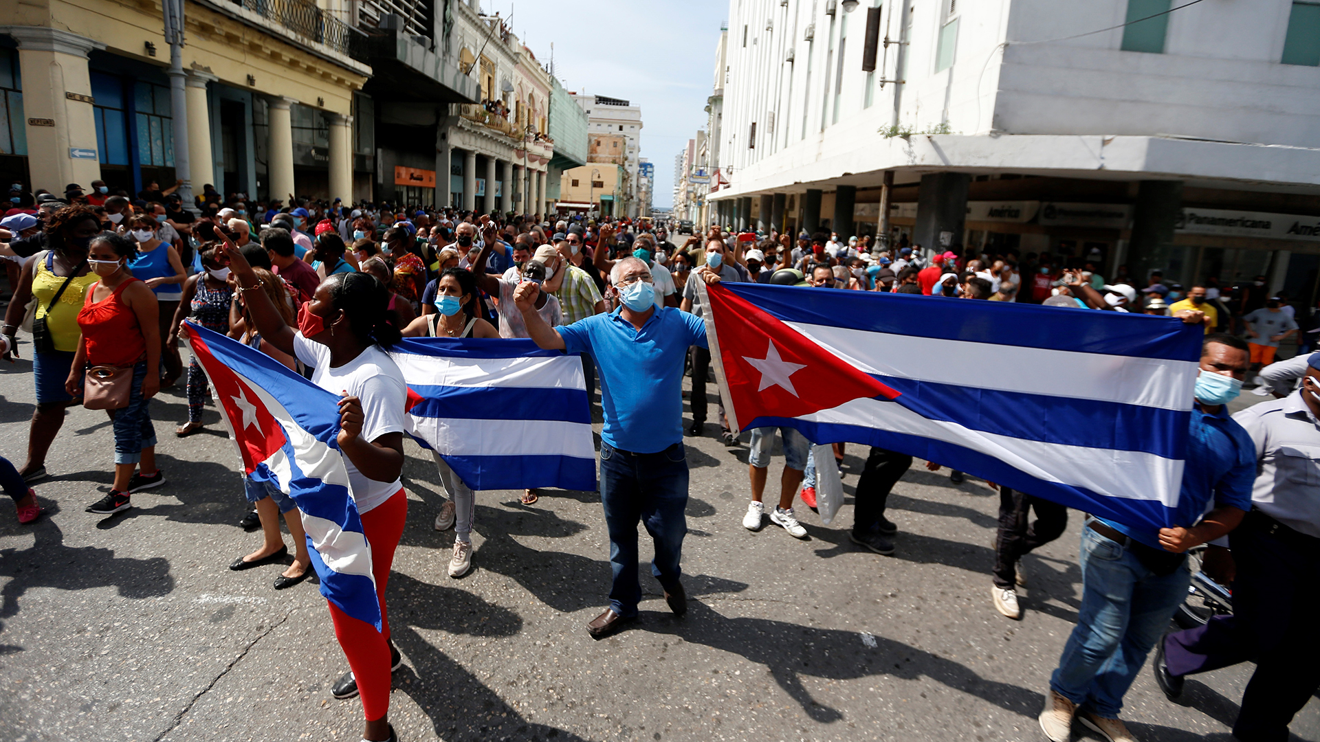 Cuba amanece sin internet móvil tras jornada de protestas - manifestacion-en-cuba-al-grito-de-libertad
