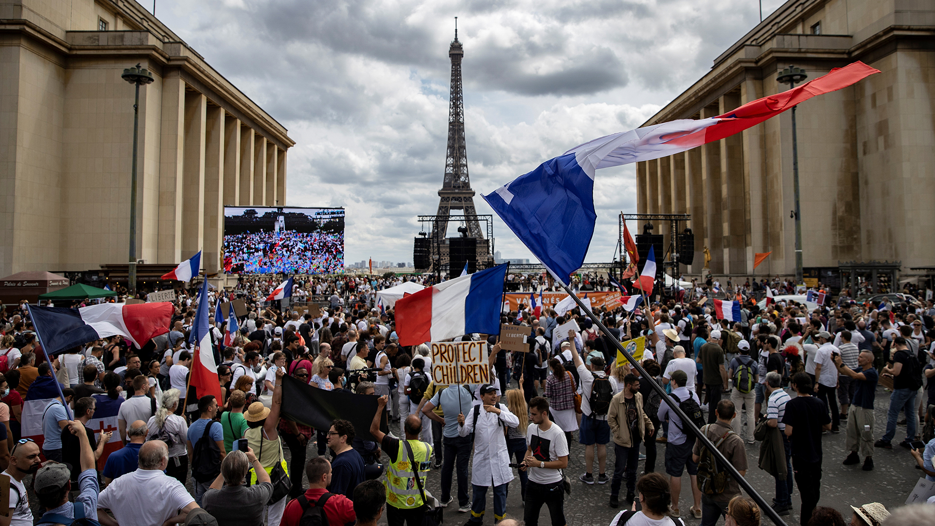 Advierten en Francia despidos por no presentar certificado sanitario - manifestacion-en-francia-contra-certificado-sanitario