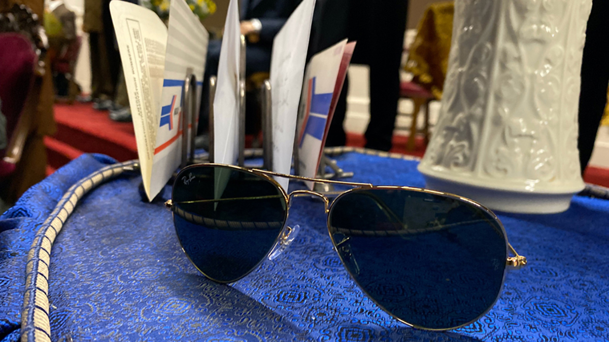 Joe Biden debutará como atracción en parque de Disney - modelo-de-lentes-solares-utilizados-por-el-presidente-joe-biden