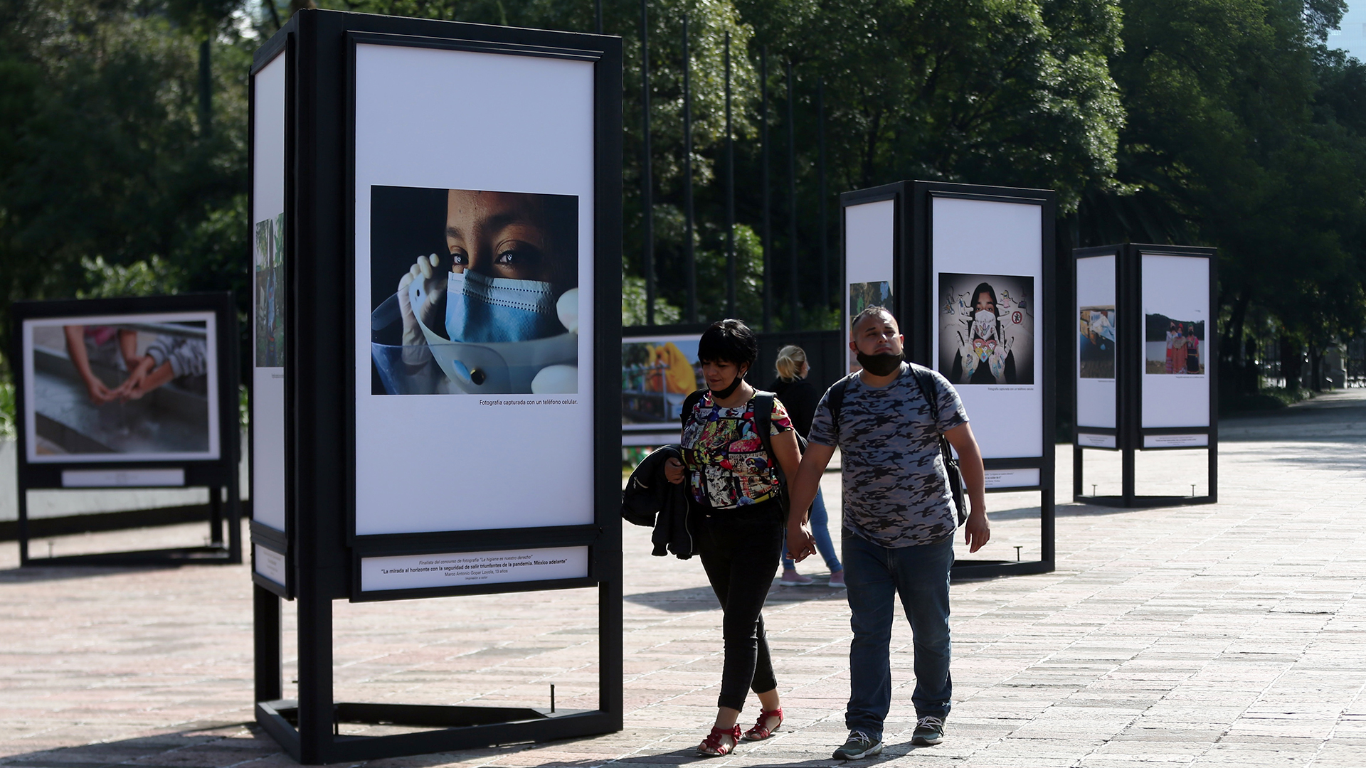 Unicef reclama higiene para niños y jóvenes en México - muestra-fotografica-la-higiene-es-nuestro-derecho-de-la-unicef-en-el-bosque-de-chapultepec