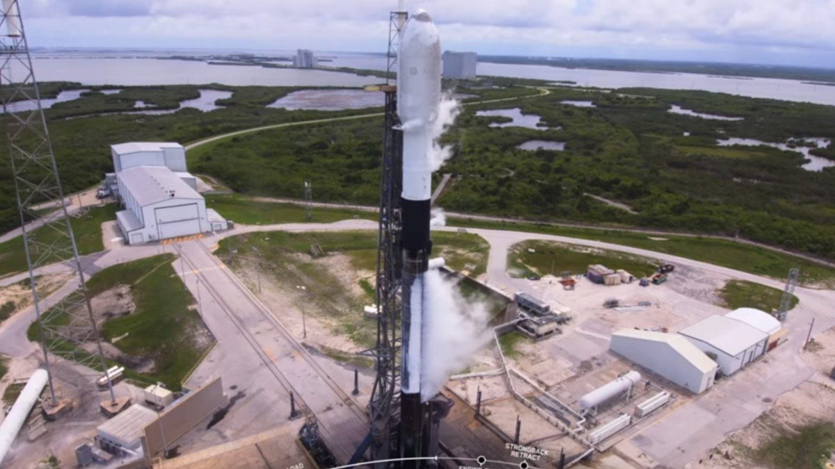 Nanosatélite mexicano llega al espacio de la mano de SpaceX Nanosatélite mexicano llega al espacio de la mano de SpaceX