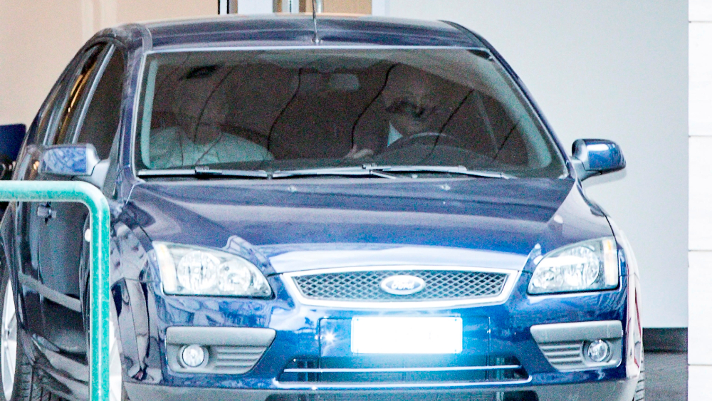 Papa Francisco sale del hospital 10 días después de su operación Papa Francisco sale del hospital 10 días después de su operación