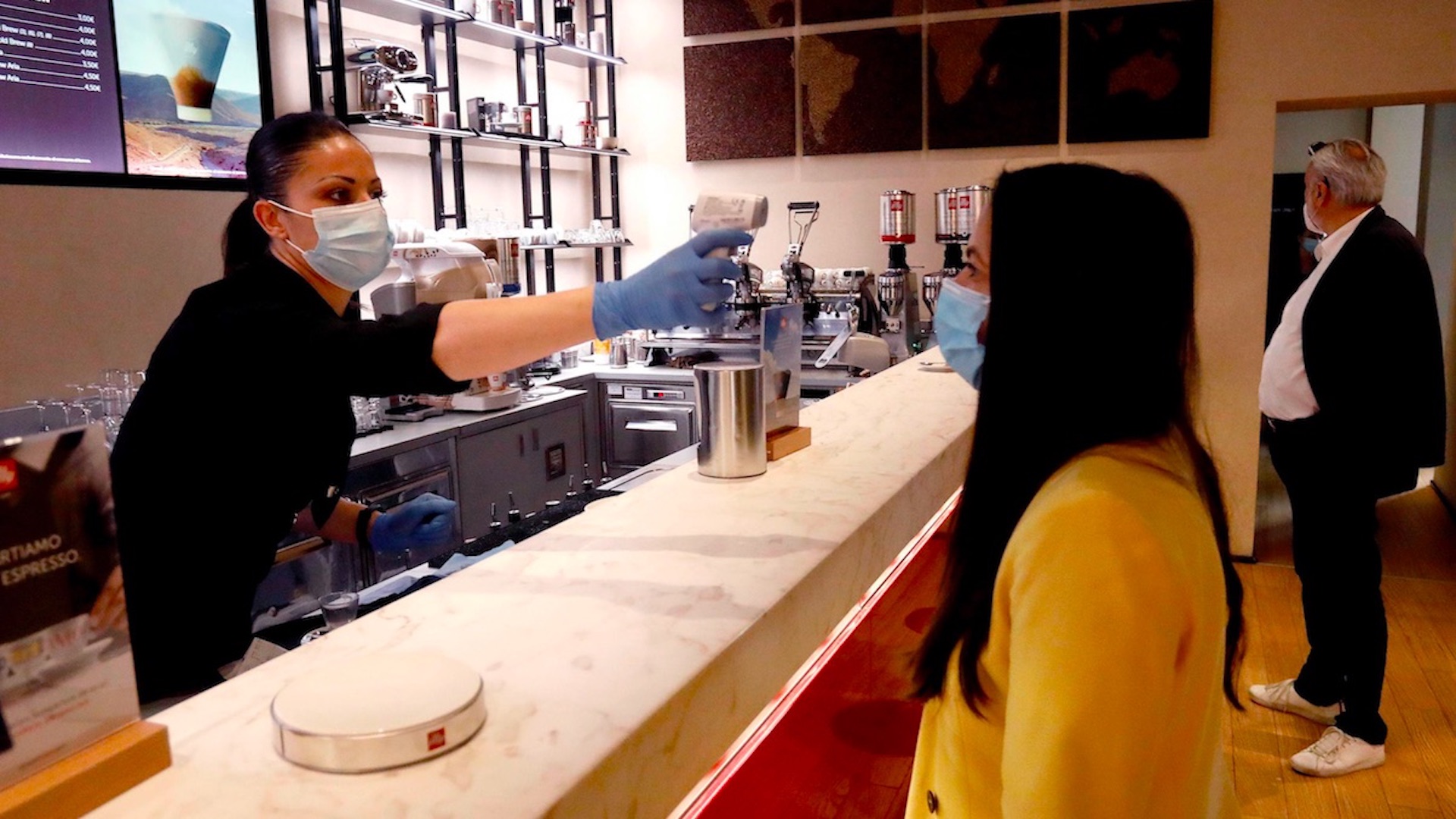 España pedirá pasaporte COVID para ingreso a locales cerrados España pedirá pasaporte COVID para ingreso a locales cerrados