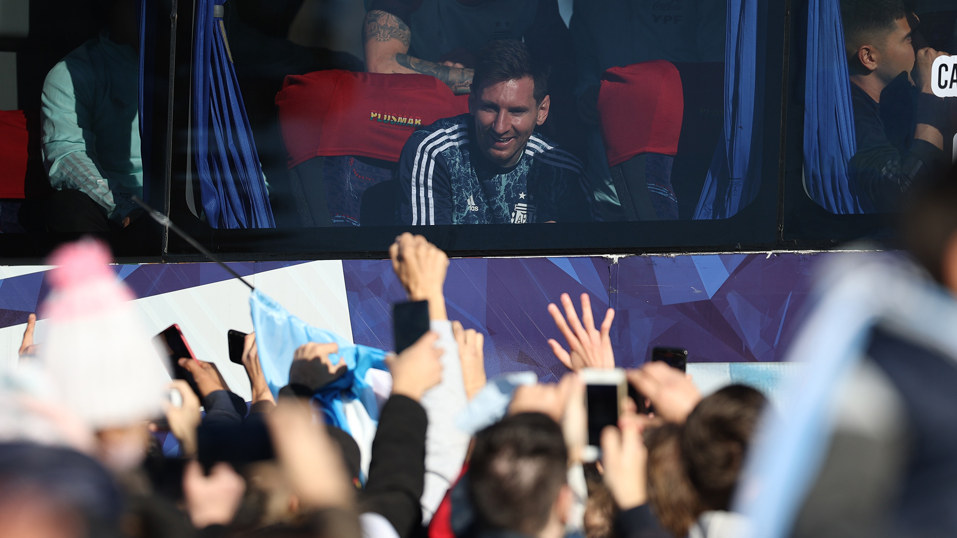 Buenos Aires recibe entre ovaciones a selección argentina tras ganar Copa América