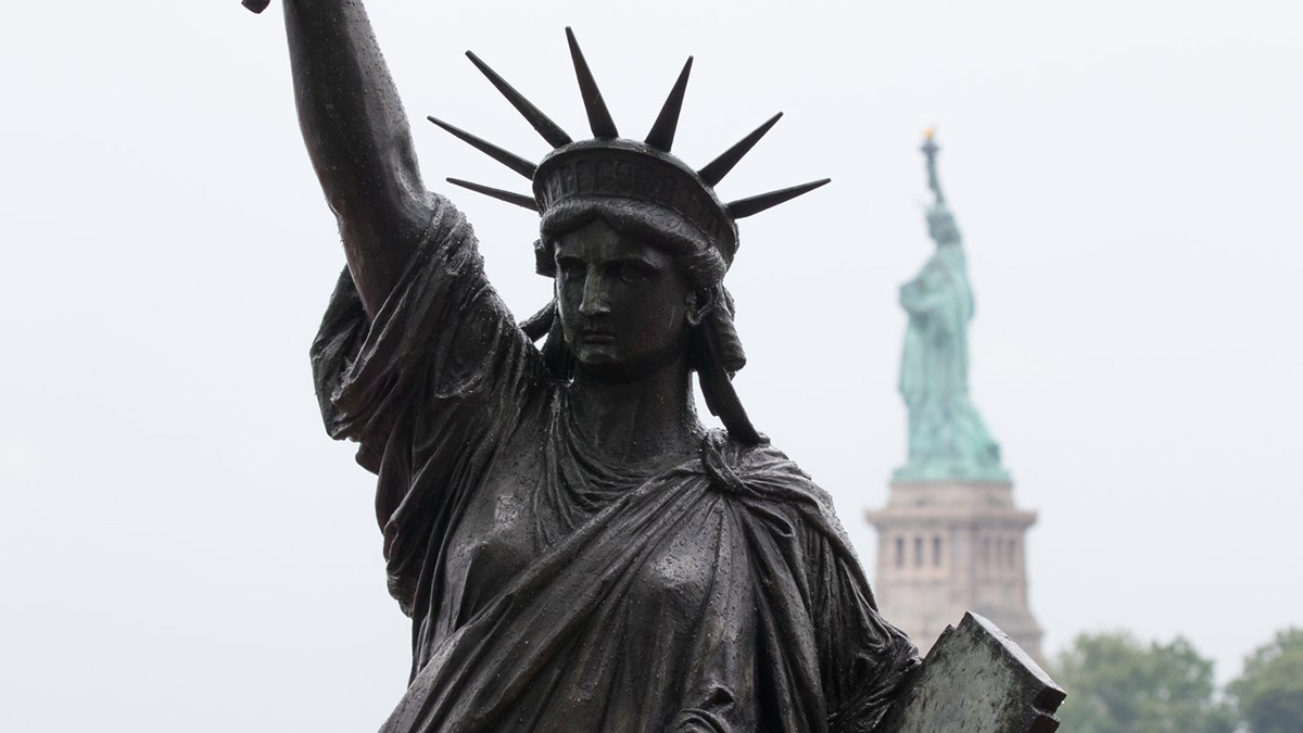 Nueva York suma segunda Estatua de la Libertad