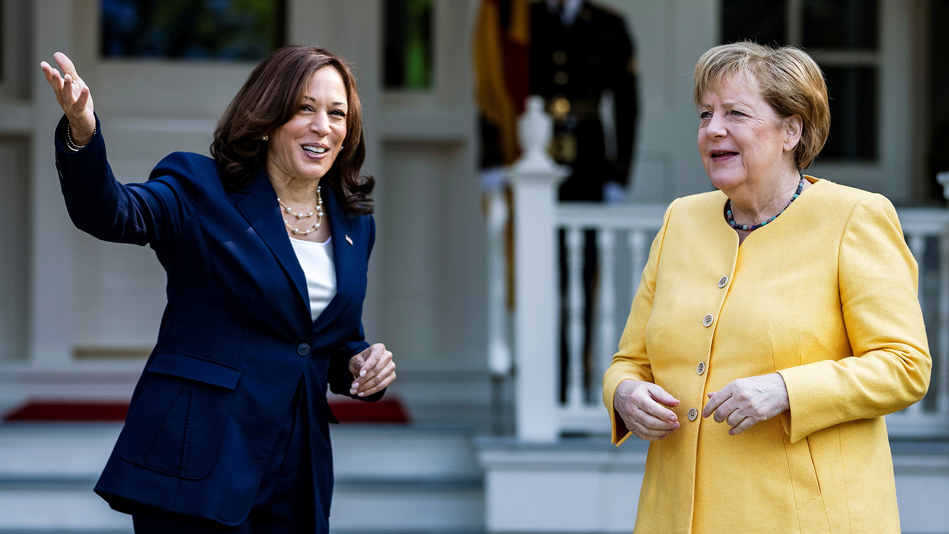 Harris y Merkel escenifican la amistad entre Alemania y EE.UU. en un desayuno