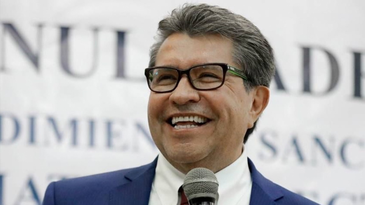 Revela Monreal que podría haber un extraordinario dedicado a tres posibles desafueros