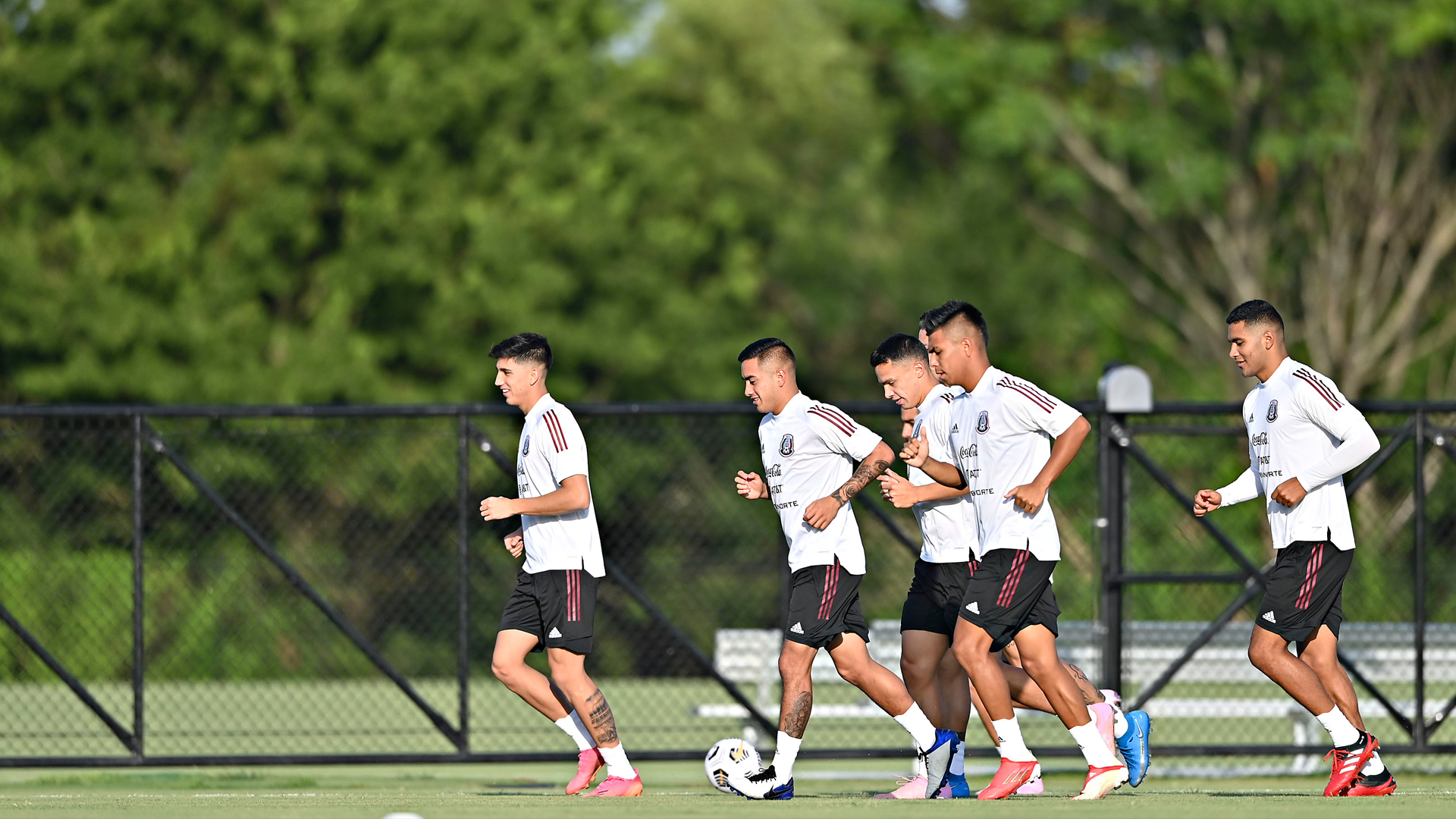 México buscará mantener su condición de campeón frente a Canadá