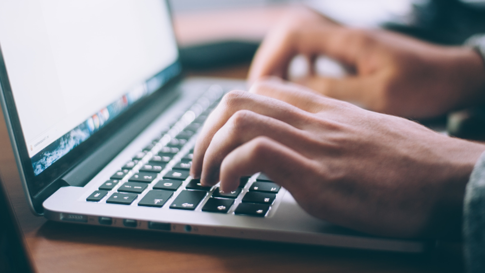 Caen sitios web a nivel mundial; periódicos en México presentaron fallas