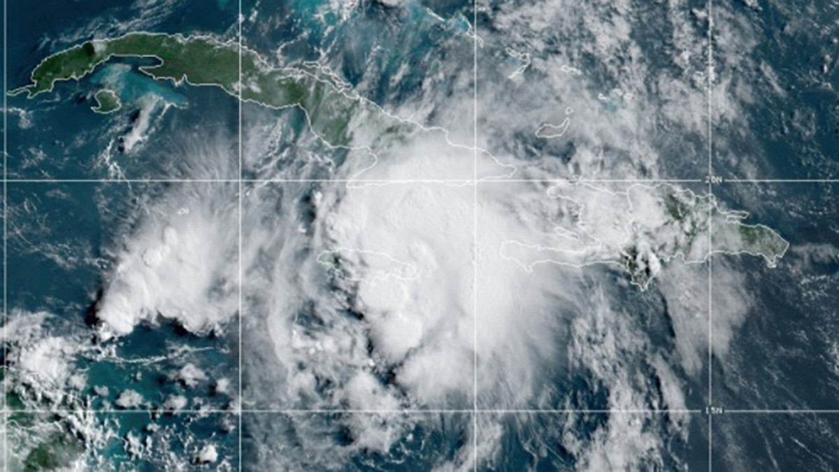 Elsa avanza hacia Jamaica y Cuba como tormenta tropical; suma tres muertos