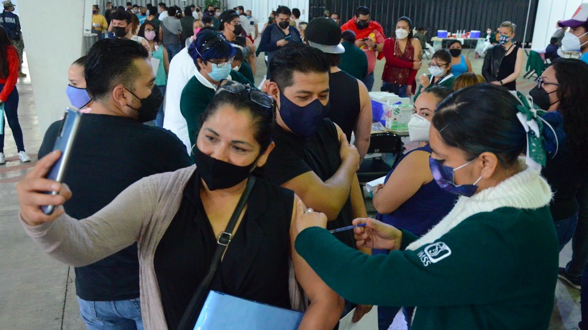 Mayores de 30 años podrán vacunarse en cualquier sede sin importar alcaldía de residencia