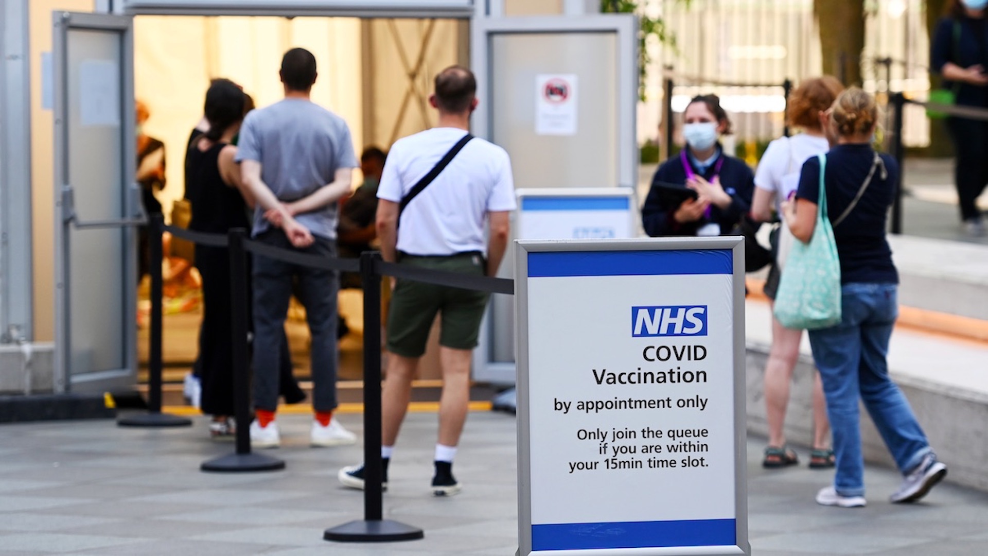 Gobierno británico emitirá certificados de vacunación en septiembre