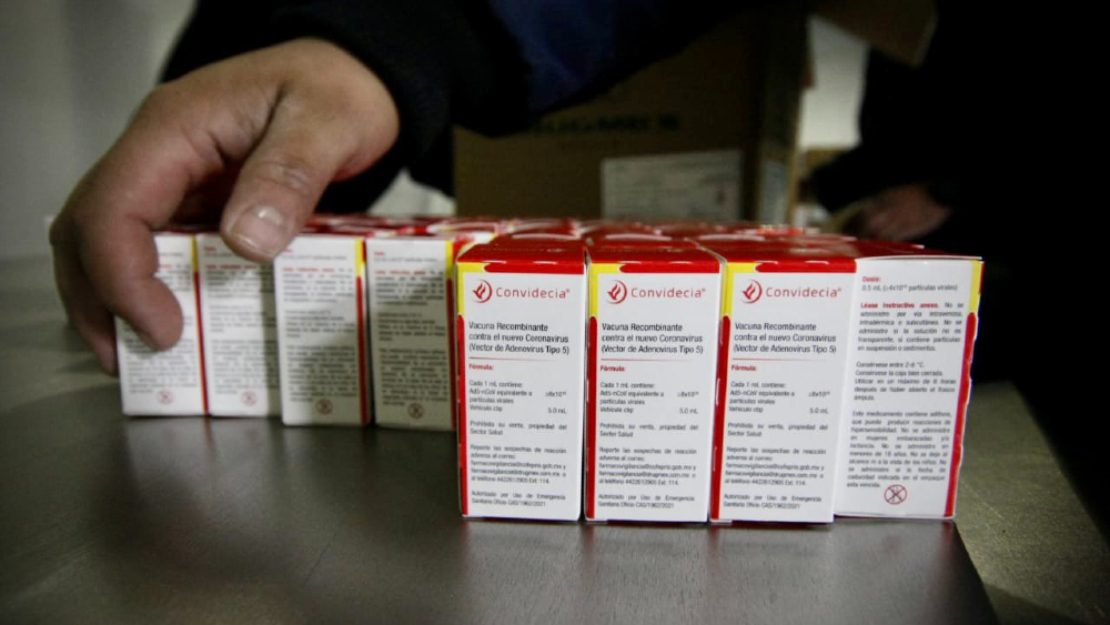 AMLO critica a farmacéuticas por querer vender más dosis anticovid