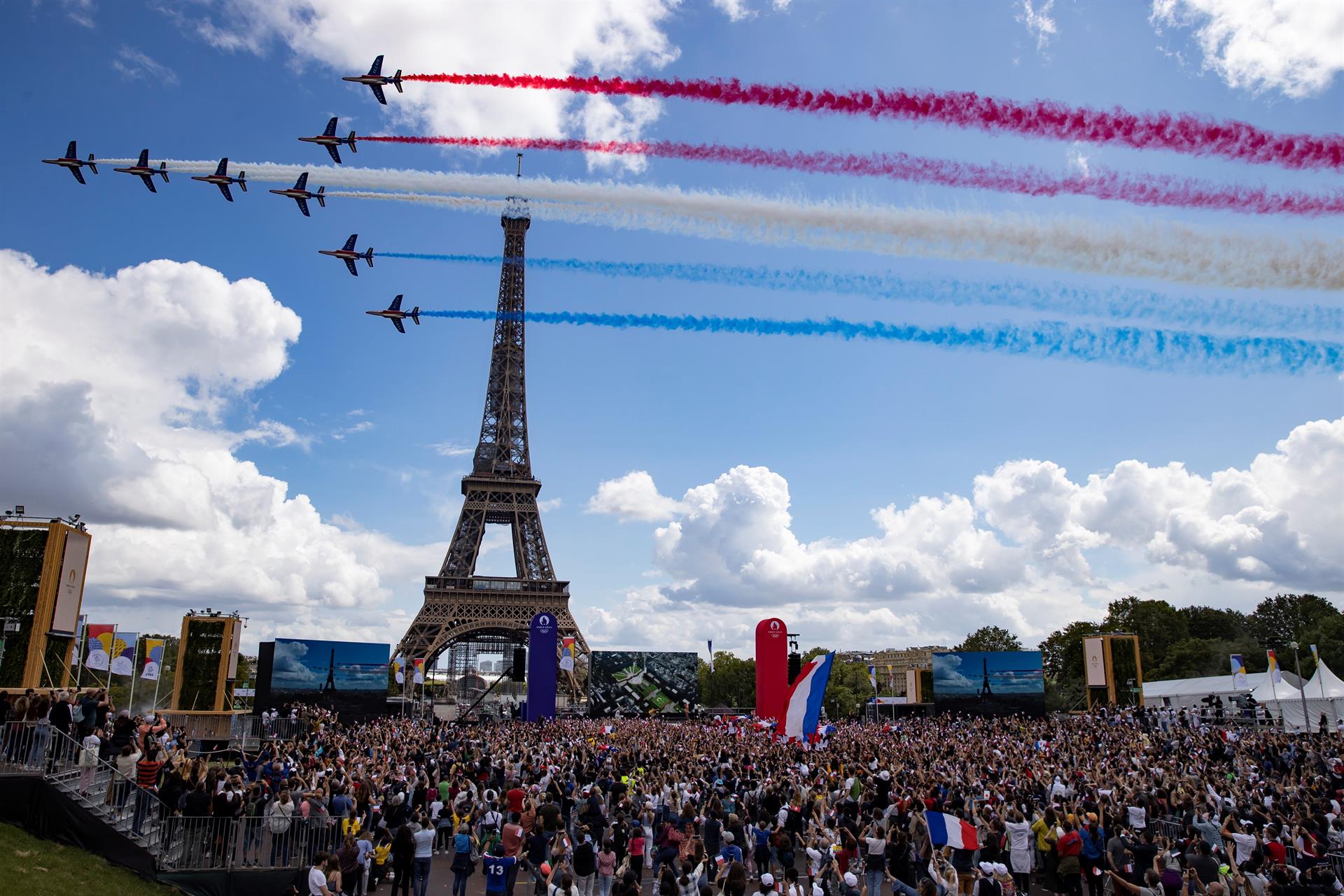 Video París da la bienvenida a los Juegos Olímpicos de 2024