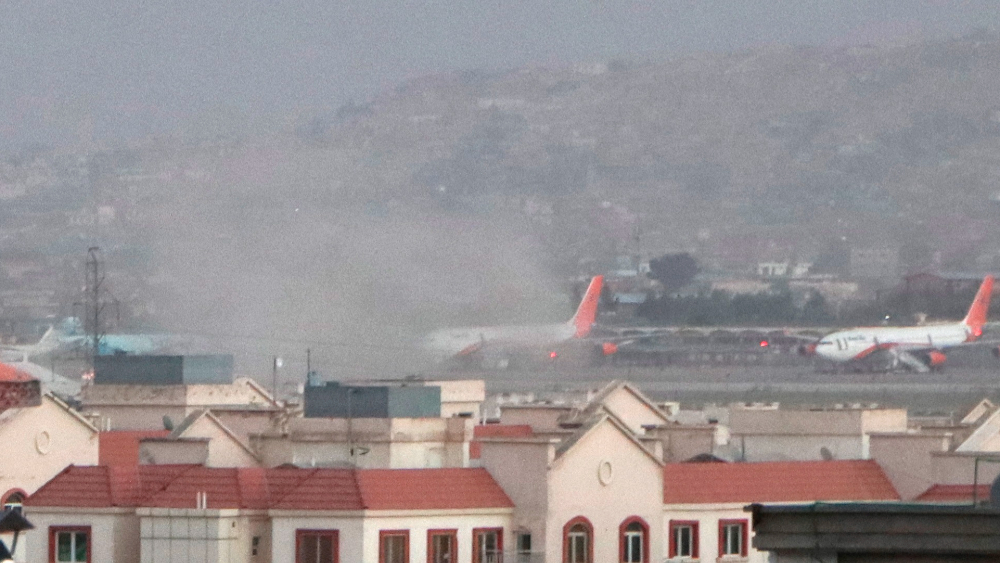 Al menos 15 muertos tras dos atentados junto al aeropuerto de Kabul