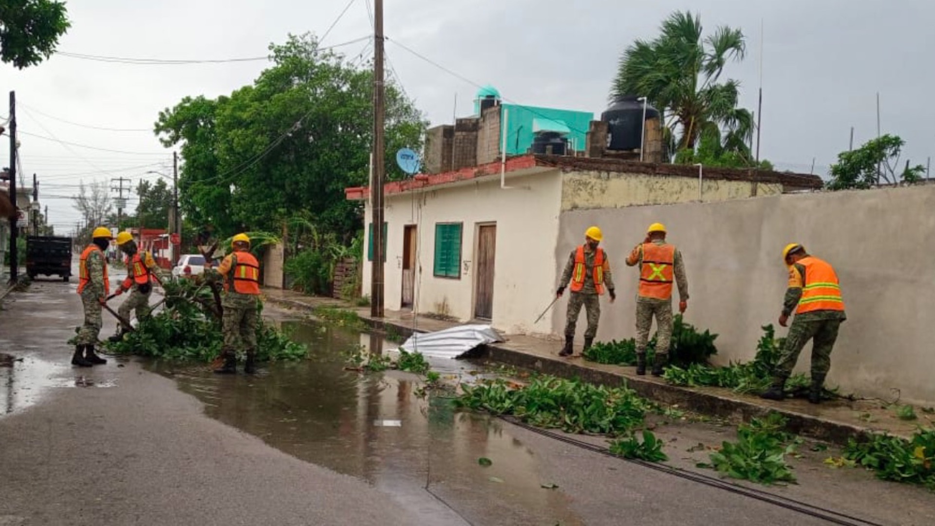 Declaran emergencia en 22 municipios de Veracruz por Grace