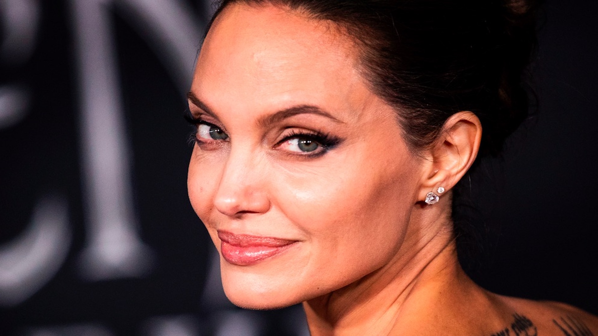 Angelina Jolie abre su cuenta de Instagram con denuncia por Afganistán