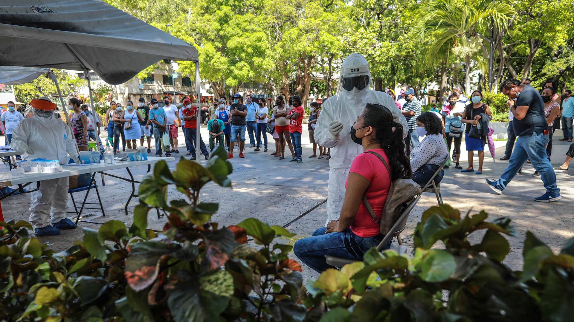 Guerrero regresa a Semáforo Rojo con 25 acciones para frenar contagios - aplicacion-de-pruebas-covid-19-en-acapulco-guerrero