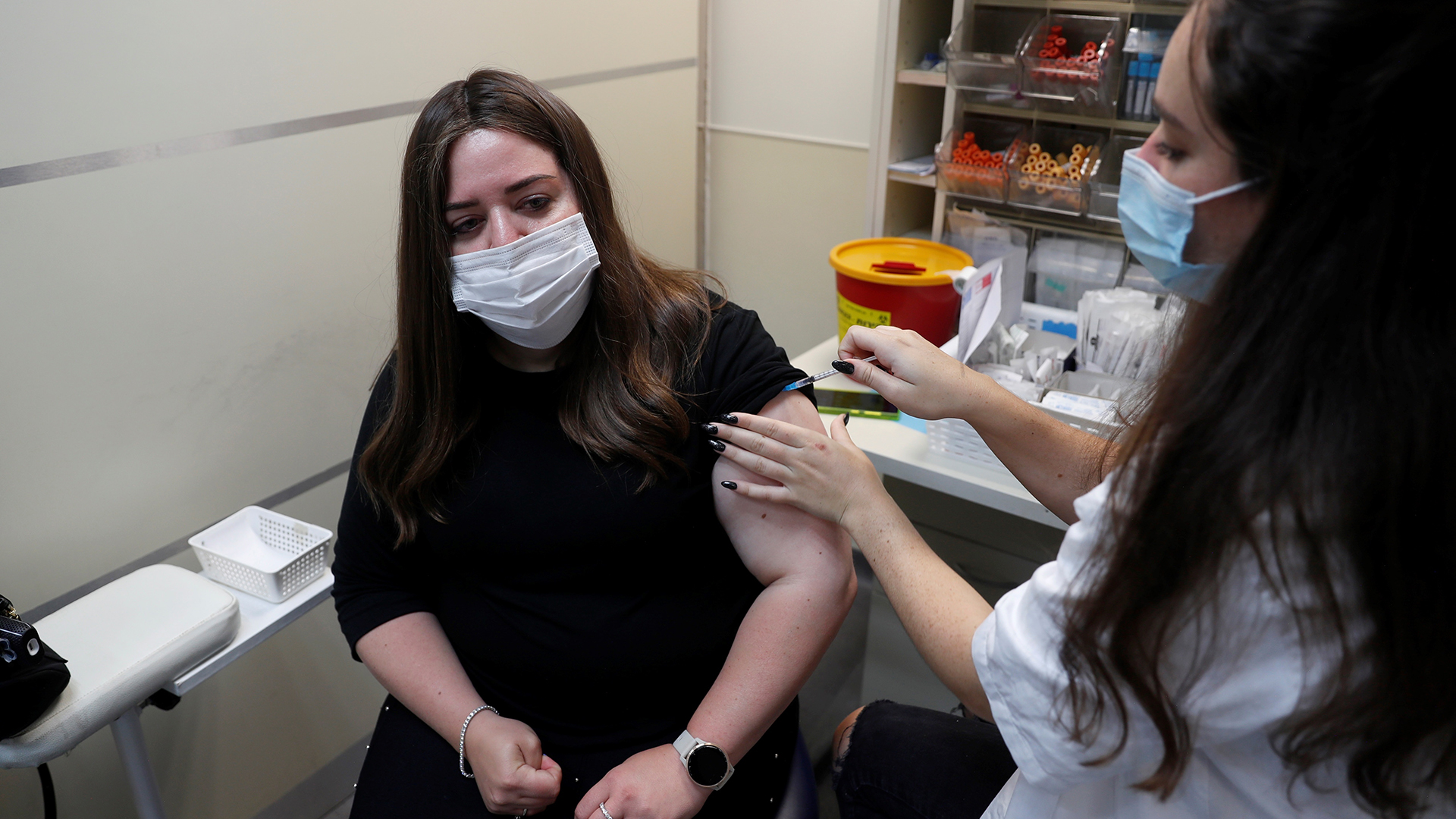 Israel comenzará a aplicar la cuarta dosis contra COVID-19 a mayores de 60 y personal de salud - aplicacion-de-tercera-dosis-de-vacuna-contra-covid-19-a-mayores-de-40-anos